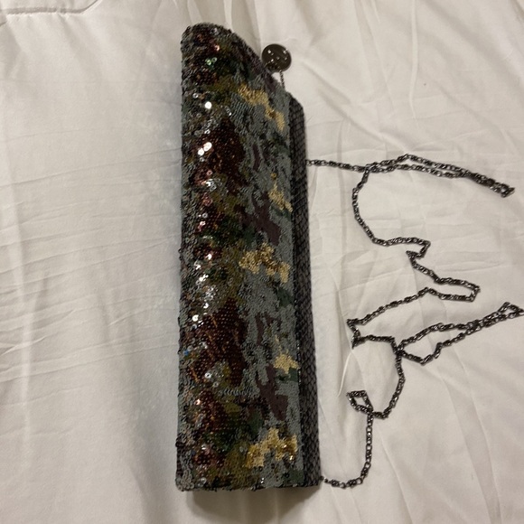 BIG BUDDA Sequined Camo Clutch - Picture 8 of 8